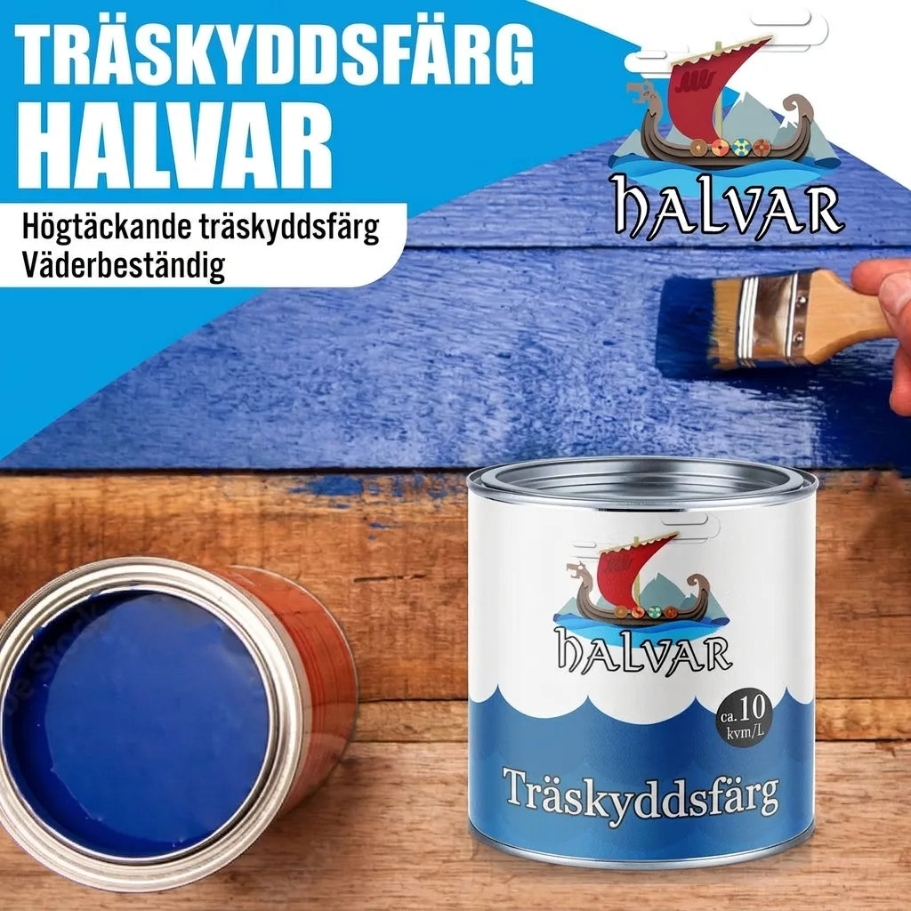Halvar träskyddsfärg i blått. Högtäckande och väderbeständig färg med ca 10 kvm/L täckning. En öppen burk med blå färg och en hand som målar