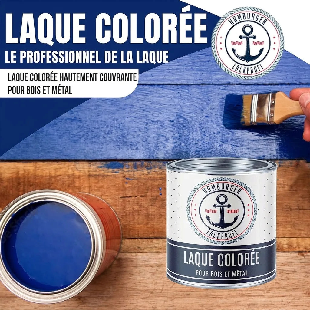 Peinture émail bleu "Hamburger Lack-Profi" pour bois et métal. Un pot ouvert, un pinceau sur du bois peint.