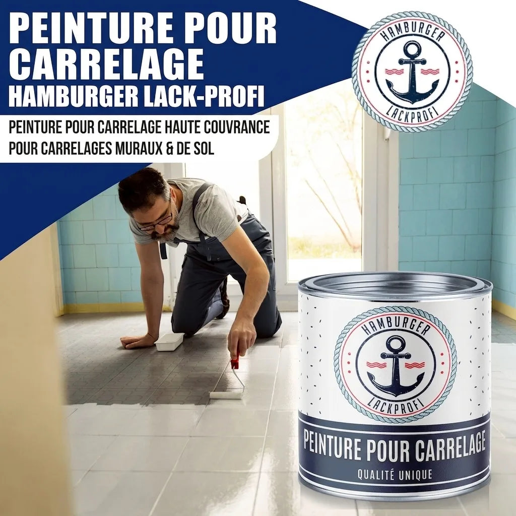 Peinture carrelage Hamburger Lack-Profi pour sol et mur. Un homme repeint des carreaux en blanc. Haute couvrance.