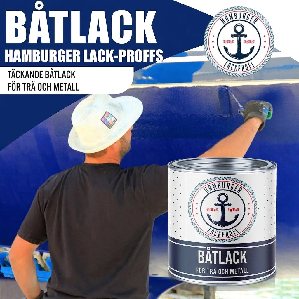 Man målar ett båtskrov med Hamburger Lack-Profi Bootslack. Burken med båtfärg för trä och metall syns i förgrunden.