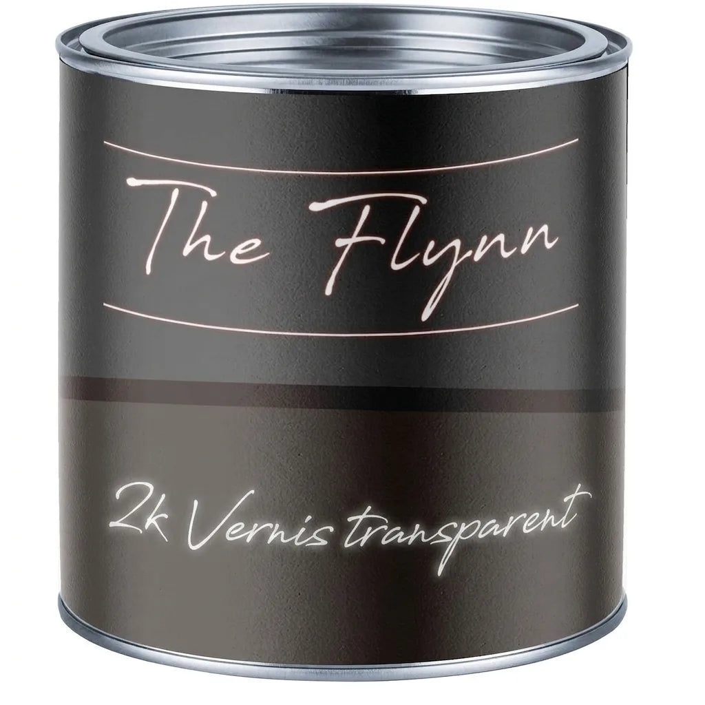 Pot de vernis transparent bicomposant gris foncé avec l'inscription 'The Flynn' sur l'étiquette.