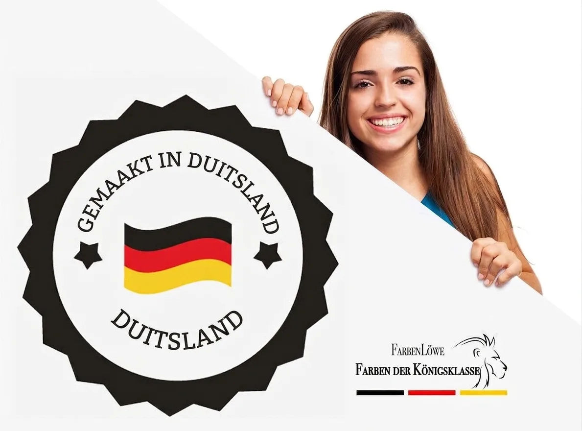 Lachende vrouw met bord. Links 'Made in Germany' label, rechts 'FarbenLöwe: Kleuren van de Koninklijke Klasse' logo.