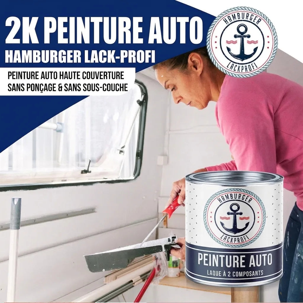 Femme peignant avec peinture auto 2K Hamburger Lack-Profi. Publicité produit: haute couvrance, sans ponçage ni primaire.