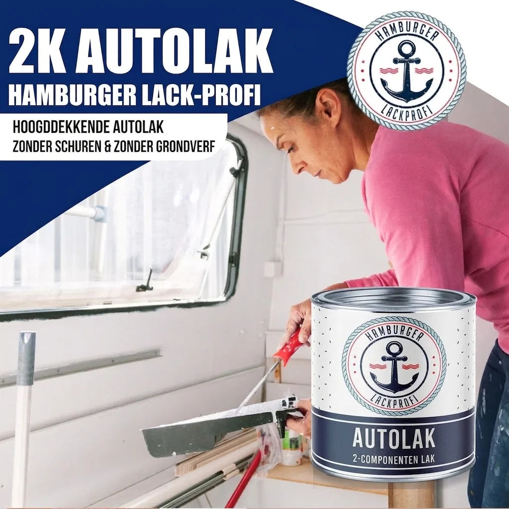 Vrouw schildert interieur camper met een roller en Hamburger Lack-Profi 2K Autolak. De verf is hoogdekkend, zonder schuren of primer.