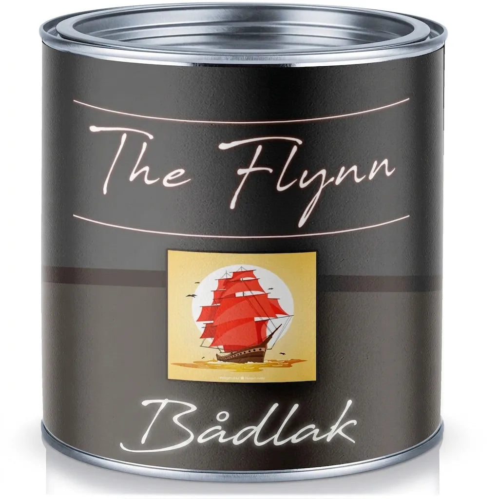 Sort malerbøtte med etiket “The Flynn Bootslack” og illustration af et skib med røde sejl.
